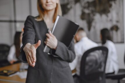 Inglés Profesional para el Turismo (Saludos, presentaciones y fórmulas de cortesía)​